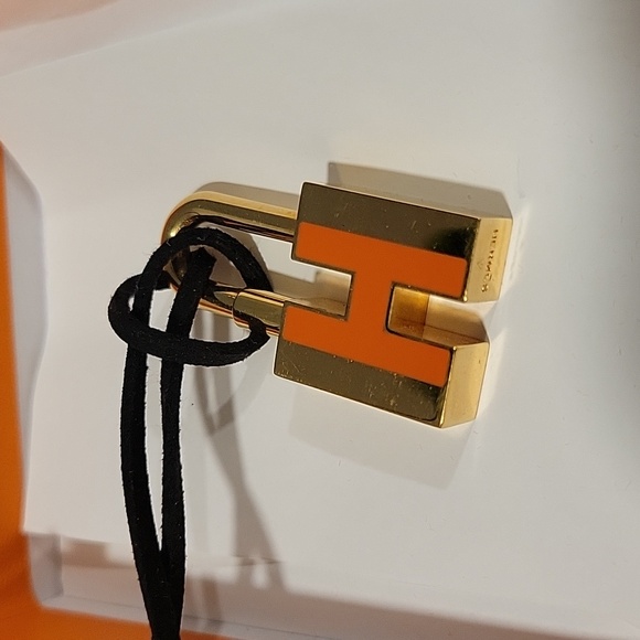 Hermes Lock pendant - Picture 15 of 17